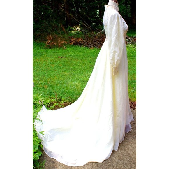 Vtg 80s Ivory Wedding Dress Veil Hi Neck Bead Sheer Cuffed Train Victorian Goth - Picture 5 of 16